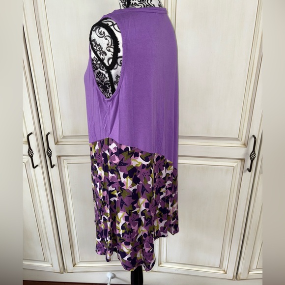 LOGO Layers Size Large Purple Tank Top with Diagonal Floral Design - Picture 8 of 13